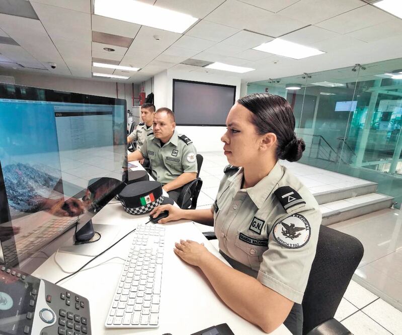 En estos 11 meses de pandemia, el personal cibernético de la Guardia Nacional ha realizado 70 millones de visualizaciones de contenido difundido en redes sociales vinculado al tema del Covid-19, a fin de prevenir los fraudes. Fotos: Especiales