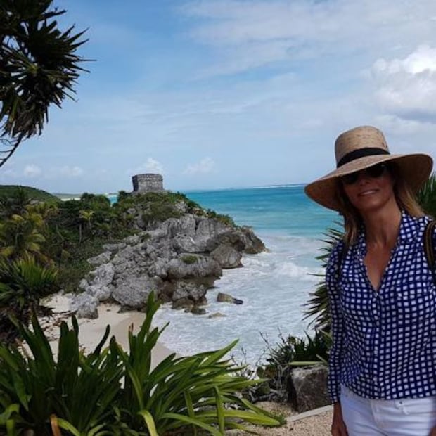 Montserrat Oliver posa en bikini