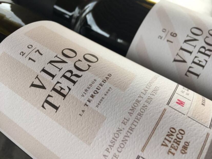 Disfruta de una copa de vino mientras disfrutas de un atardecer, o la puesta de un arcoiris