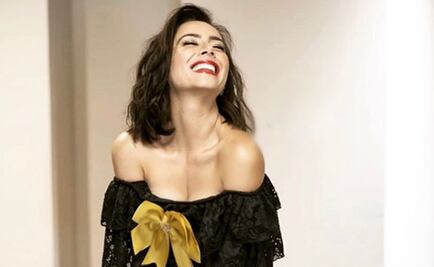 VIDEO Claudia Lizaldi se estaciona en lugar indebido y se queja porque la infraccionan