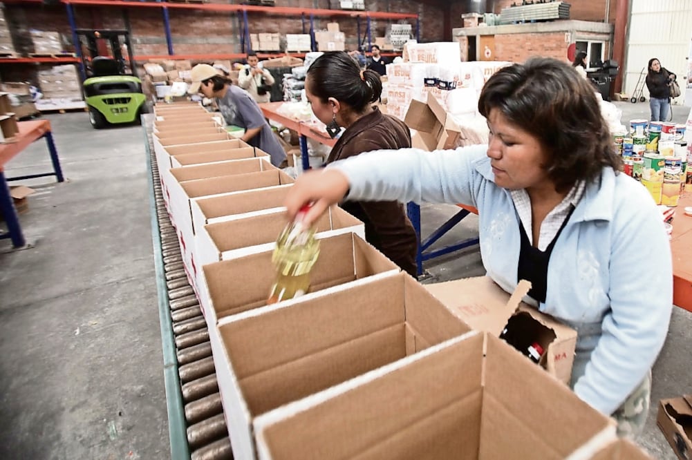 La reforma busca garantizar el derecho al descanso a miles trabajadores que permanecen de pie durante extensas jornadas. Foto: Archivo / EL UNIVERSAL