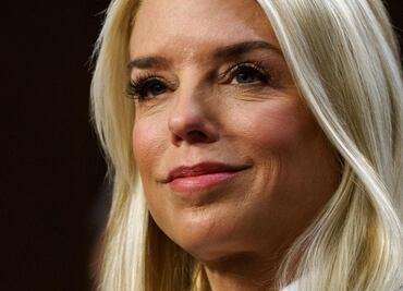Pam Bondi, nominada a fiscal general de EU, promete combatir fentanilo; buscará “asegurar” la frontera