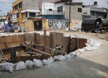 Acusan daños en viviendas por reparación en Iztapalapa