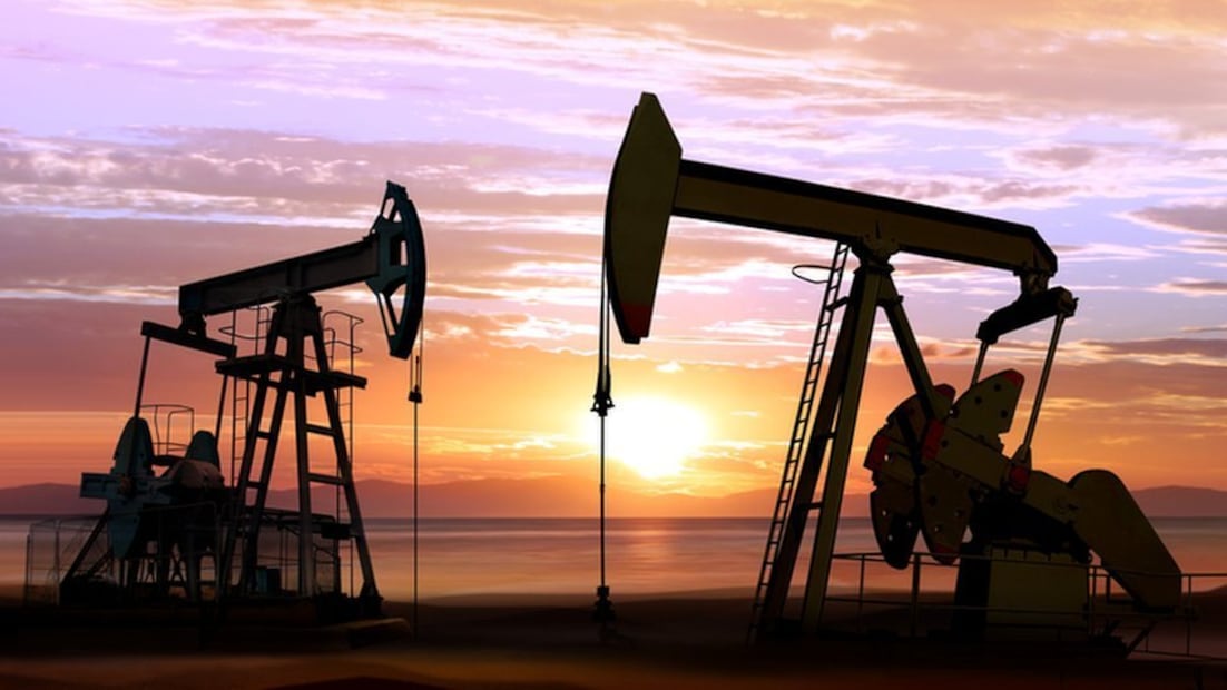 El estadounidense Edwin Drake fue el primero que extrajo petróleo con éxito, en 1859. Hoy EE.UU. es el primer productor mundial de este combustible, gracias al "fracking". 