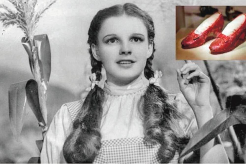 En el filme Garland, Dorothy, choca los tacones de los zapatos. (FOTOS: CAPTURA DE PANTALLA Y AP)