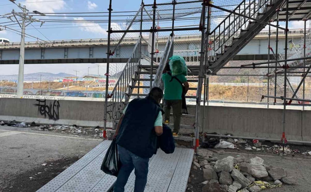 El puente sirve como cruce sobre la autopista México-Puebla por lo que es de utilidad para miles de personas que transitan a diario entre Valle de Chalco e Ixtapaluca. Foto: Especiales.