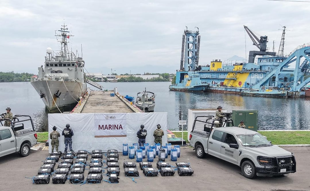 Semar asegura al suroeste de Chiapas una embarcación con más de una tonelada de cocaína y detiene a tres hombres (28/07/2026). Foto: Especial