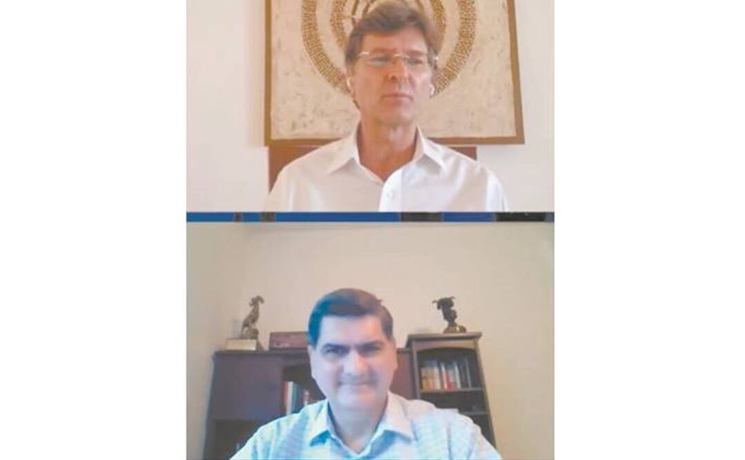 Enrique de la Madrid, director del Centro para el Futuro de las Ciudades, y David Garza, rector del Tec de Monterrey, hablaron de la nueva revista. Foto: Especial