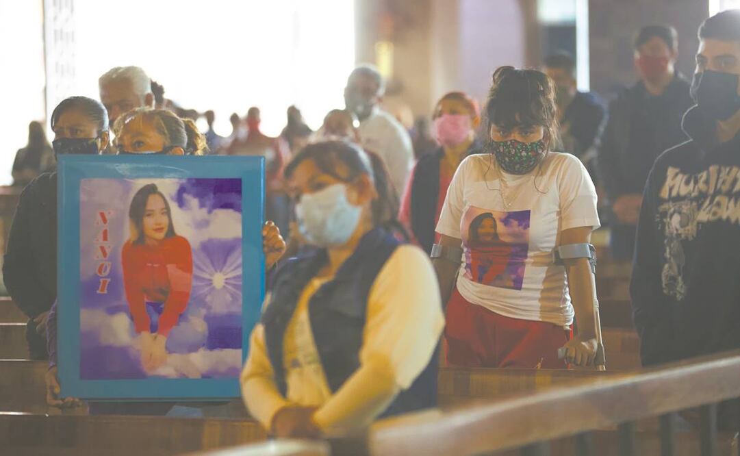 Familiares de las víctimas y algunas personas que resultaron lesionadas acudieron la misa en la Basílica de Guadalupe. Foto: Germán Espinosa/EL UNIVERSAL.
