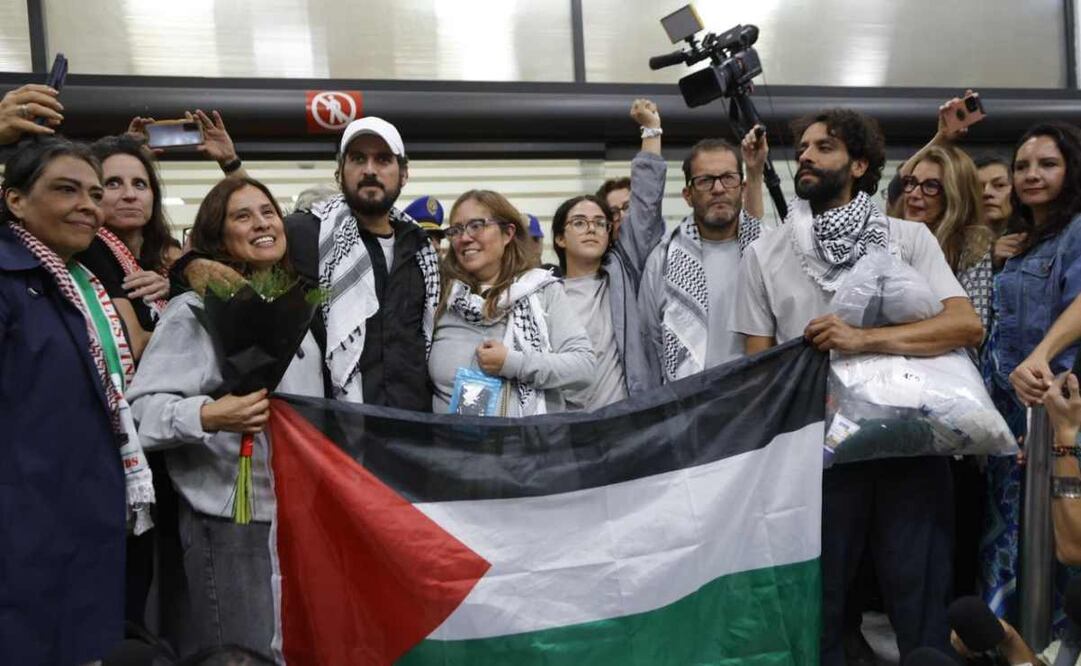 Mexicanos retenidos en Israel llegan a México. Foto: Diego Simón / EL UNIVERSAL