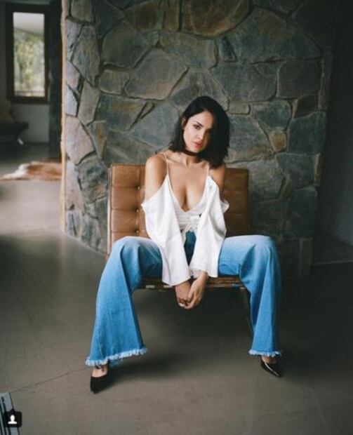 Eiza González luce escotazo en Instagram