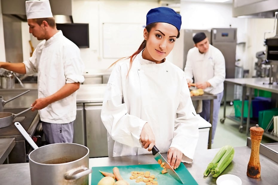 Trabaja en la industria de la gastronomía. Foto: istockphoto