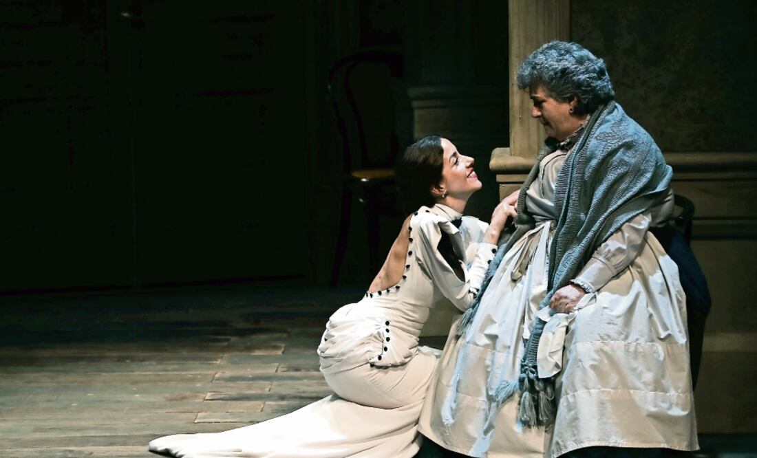 Una mujer decide abandonar a sus hijos y esposo en la obra (JUAN CARLOS REYES. EL UNIVERSAL)