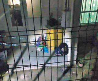 Rescatan a niño que vivía en zotehuela