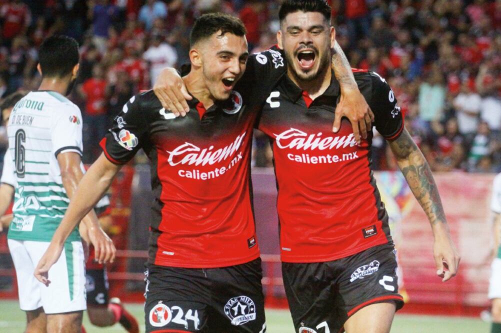 Los locales dominaron a placer y sobrellevaron el encuentro. (ALEJANDRO ZEPEDA. EFE)