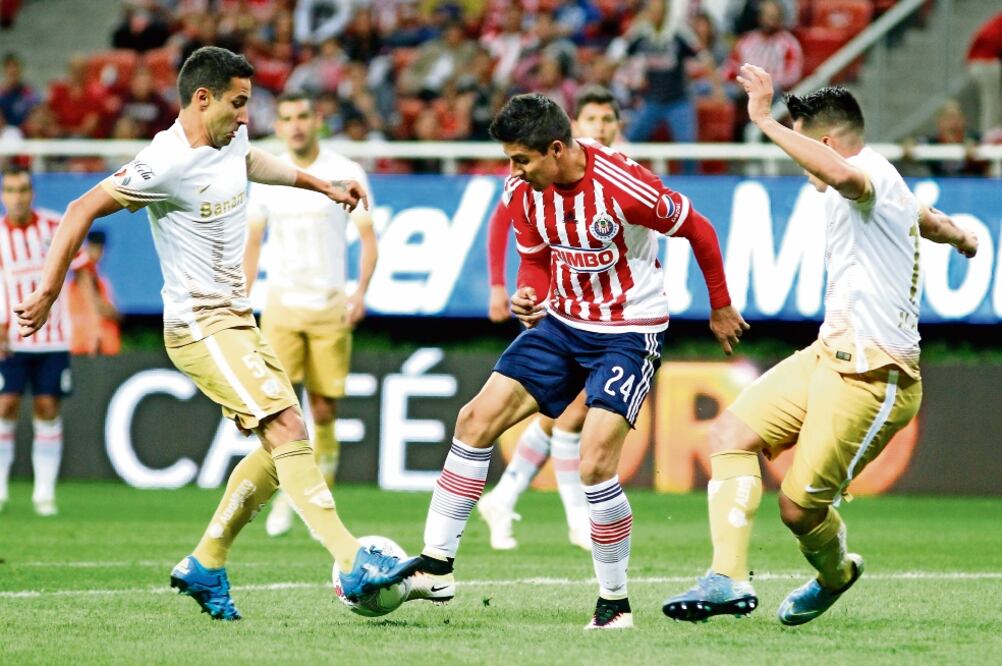 Chivas siempre es un rival incómodo para los universotarios. (IMAGO7)