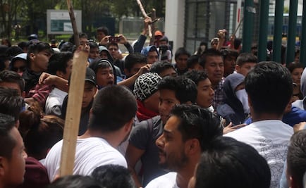 Universitarios se enfrentan con rechazados en Michoacán