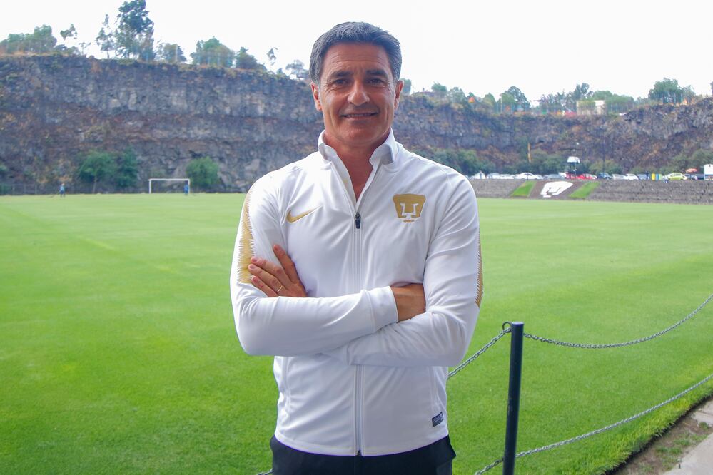 Miguel González "Míchel", durante su presentación como nuevo director técnico de Pumas. Foto: Imago7