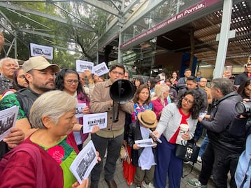 Diputados de Morena y vecinos protestan en Chapultepec; rechazan cambio de uso de suelo