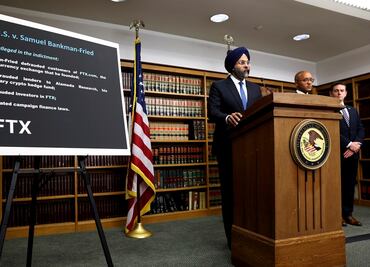 Niegan libertad bajo fianza para el fundador de la plataforma de criptomonedas FTX