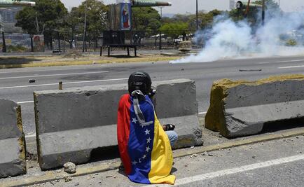 Lanzan bombas lacrimógenas contra manifestaciones opositoras en Caracas