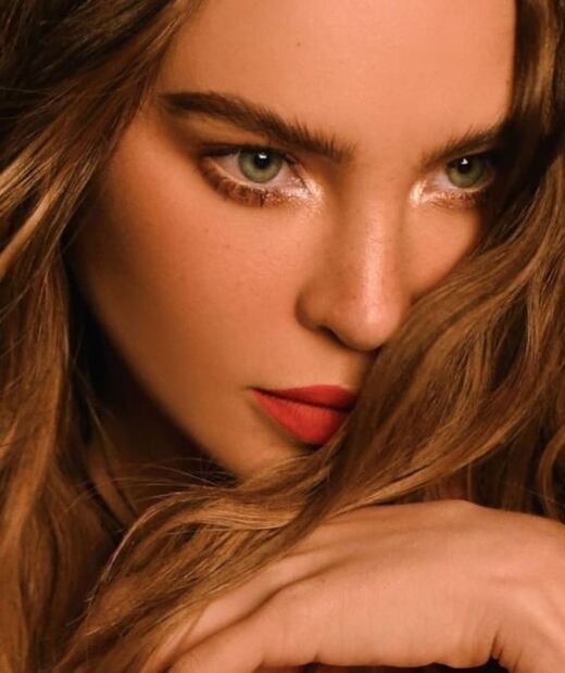 Belinda revela cómo tener pestañas largas sin usar rímel