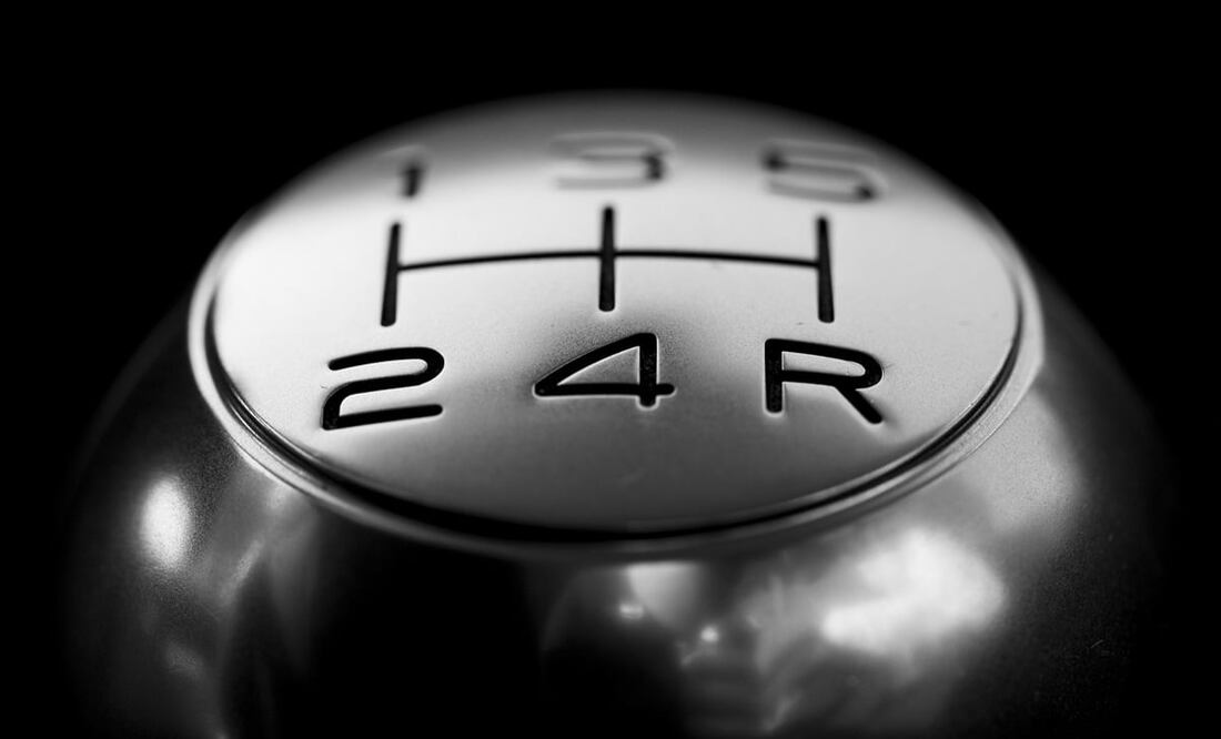Los ruidos al ir de reversa en tu auto no son normales. Foto: Pixabay