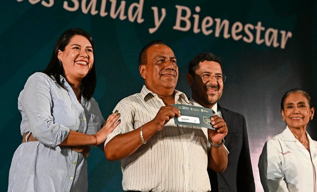 Se entregaron tarjetas a quienes integrarán los Comités de Salud. Foto Especial