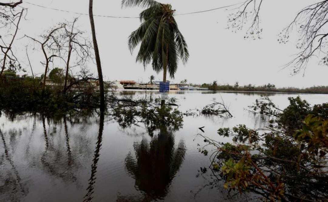 Las lluvias provocaron que el nivel del agua alcanzara hasta 90 centímetros en menos de 24 horas. (Foto: EFE)