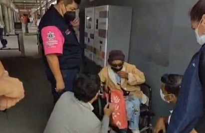 Rescatan a abuelita abandonada en estación del Mexibús en Ecatepec