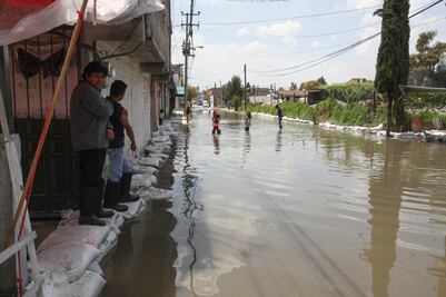 Solicita Edomex declaratoria de emergencia por inundaciones en San Mateo Atenco