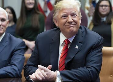 "Están en televisión, no se pongan nerviosas", dice Trump a mujeres astronautas