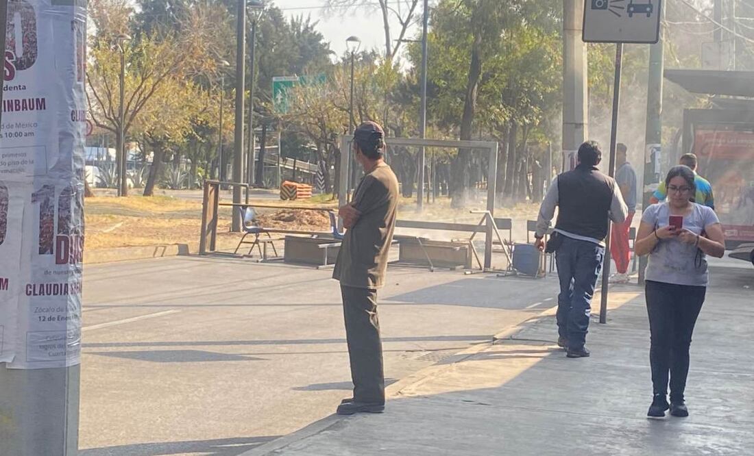 Estudiantes de Prepa 2 bloquean Circuito Interior y canal de Tezontle (23/01/2025). Foto: Juan Carlos Williams / EL UNIVERSAL