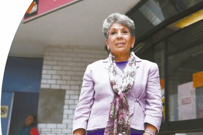 Ella es Maricela, taquillera en el Metro desde 1970