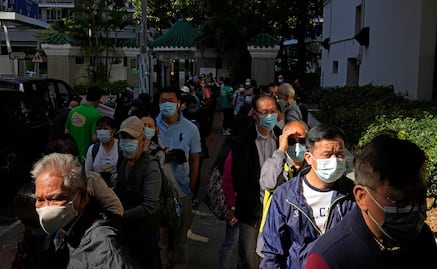 Variante ómicron se transmite más rápido que delta, dice epidemiólogo