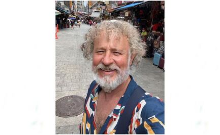 Por "viejo", niegan entrada a Luisito Comunica a bar en Corea