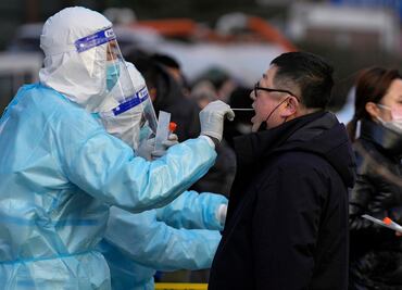 Confinan a trabajadores dentro de oficina en Beijing tras caso de ómicron