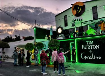 Casas de terror en Lindavista se vuelven virales y atraen visitantes que acuden a tomarse fotografías