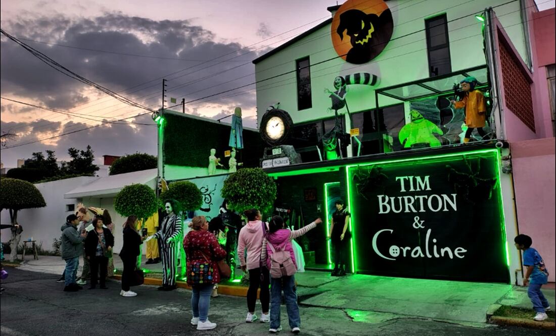 Casas de terror en Lindavista se vuelven virales y atraen a vecinos y visitantes que acuden a tomar fotografías y disfrutar del ambiente. Foto: Arantxa Meave/EL UNIVERSAL