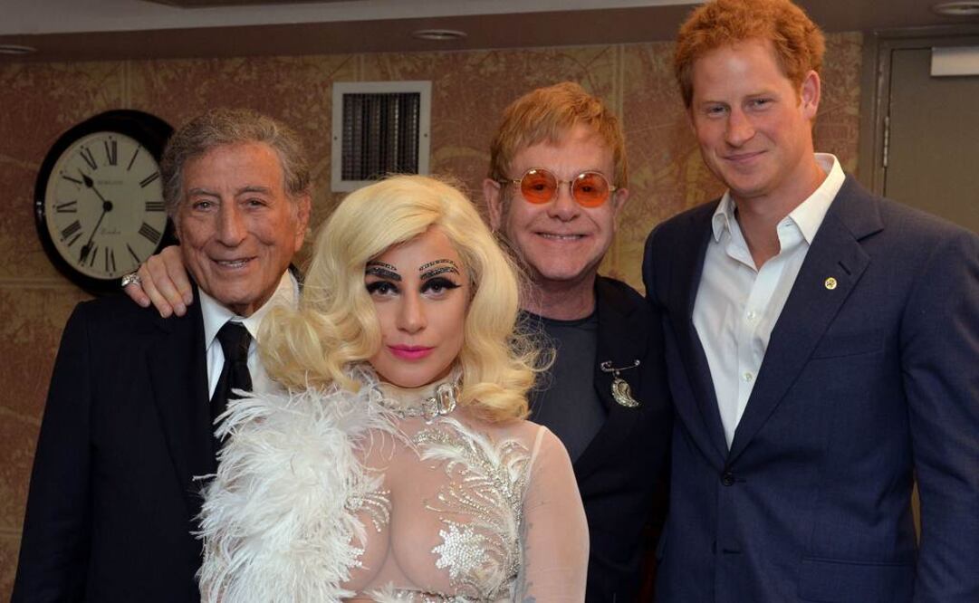 Gaga posó junto a Benett, Elton John y el príncipe (1d)  Foto: AP