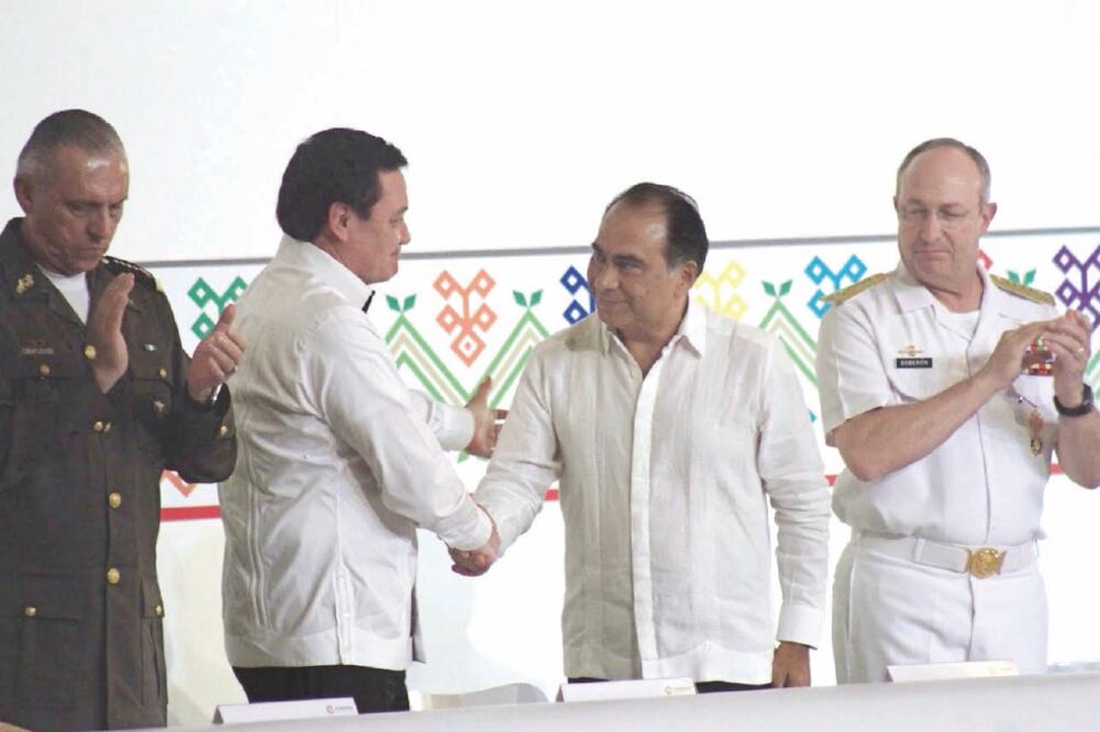 Como primer acto de gobierno, Astudillo sostuvo una reunión en Acapulco con el gabinete de seguridad federal (NOTIMEX)