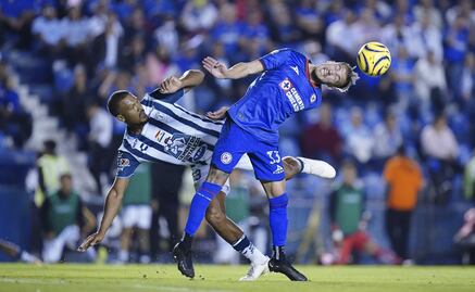 Cruz Azul cae amargamente ante Pachuca durante su regreso al Estadio Ciudad de los Deportes; la afición exige el retorno de Escobar