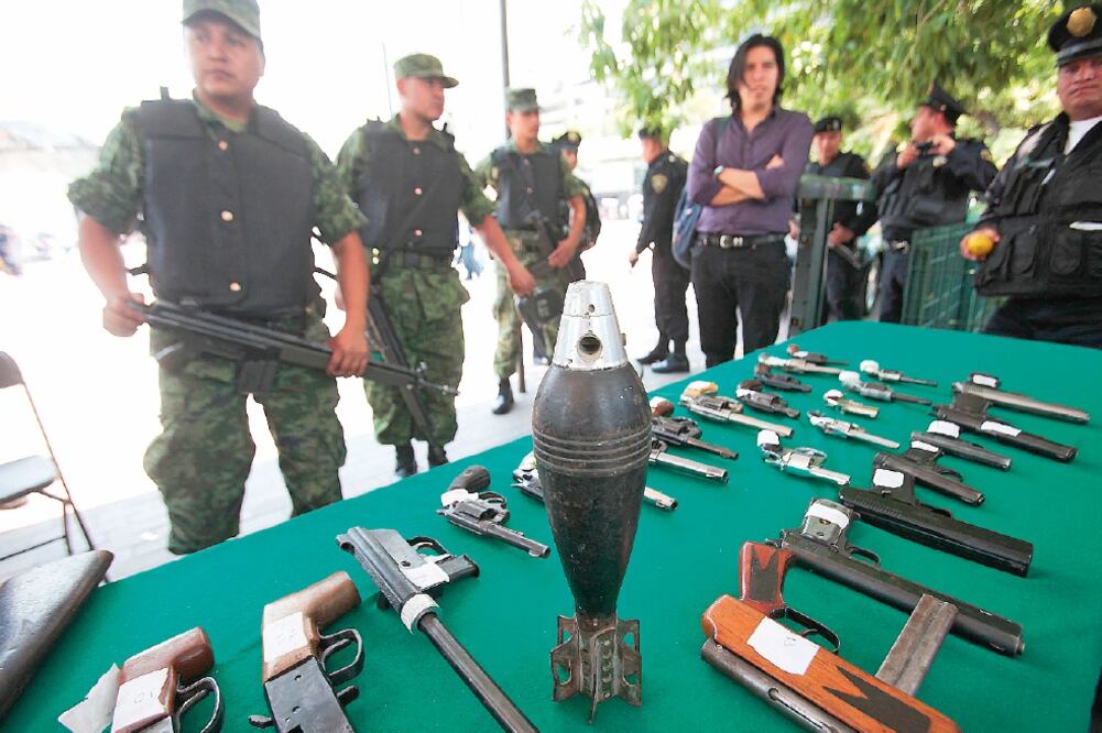 Entre las armas que han recopilado hay granadas, rifles AR-15, ametralladoras y revólveres, entre otras (ARCHIVO. EL UNIVERSAL)