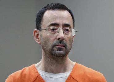 Médico Larry Nassar, sentenciado por abusar de gimnastas, fue apuñalado en cárcel de Florida