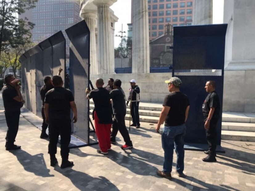 Amurallan Bellas Artes y el Hemiciclo por marcha feminista