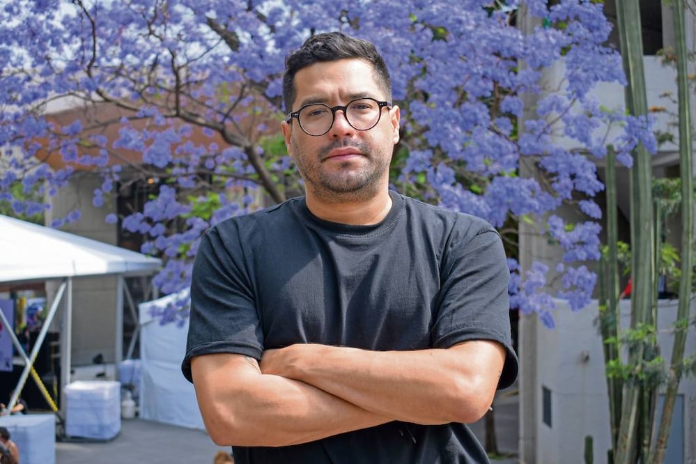 Óscar Martínez es jefe de redacción de El Faro y autor de libros como  Los muertos y el periodista (2021). Crédito: SANTIAGO CADENA / EL UNIVERSAL