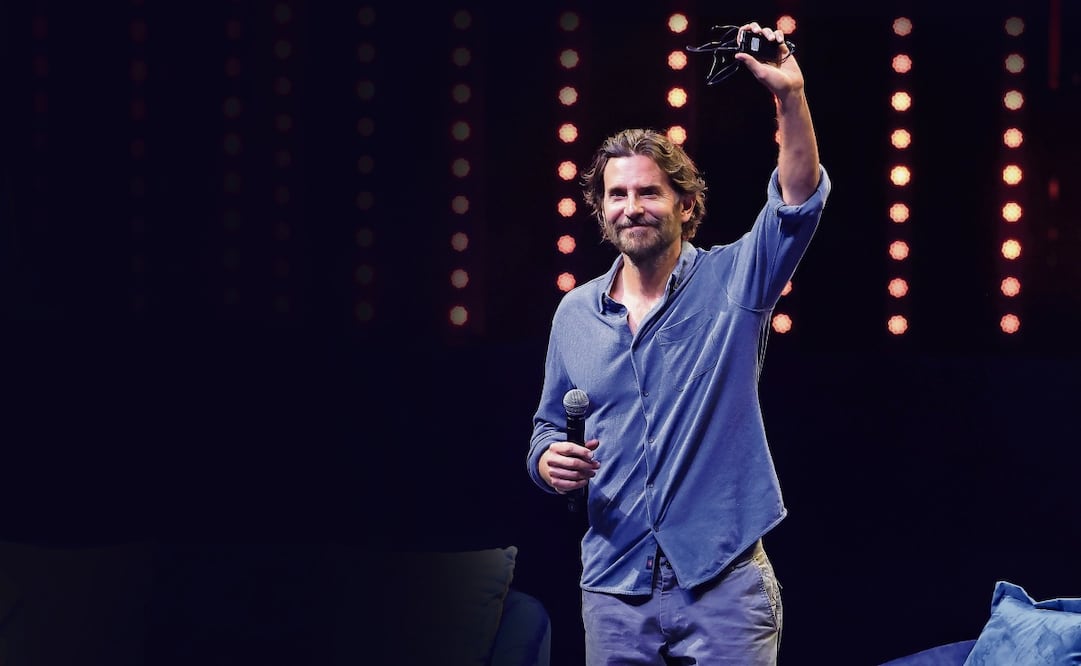 El actor se mostró cercano y sonriente con los jóvenes. Foto: Fernanda Rojas / EL UNIVERSAL