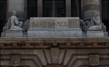 Banxico descarta intervenir ante mercado cambiario por volatilidad del peso; podría seguir recortando la tasa de interés