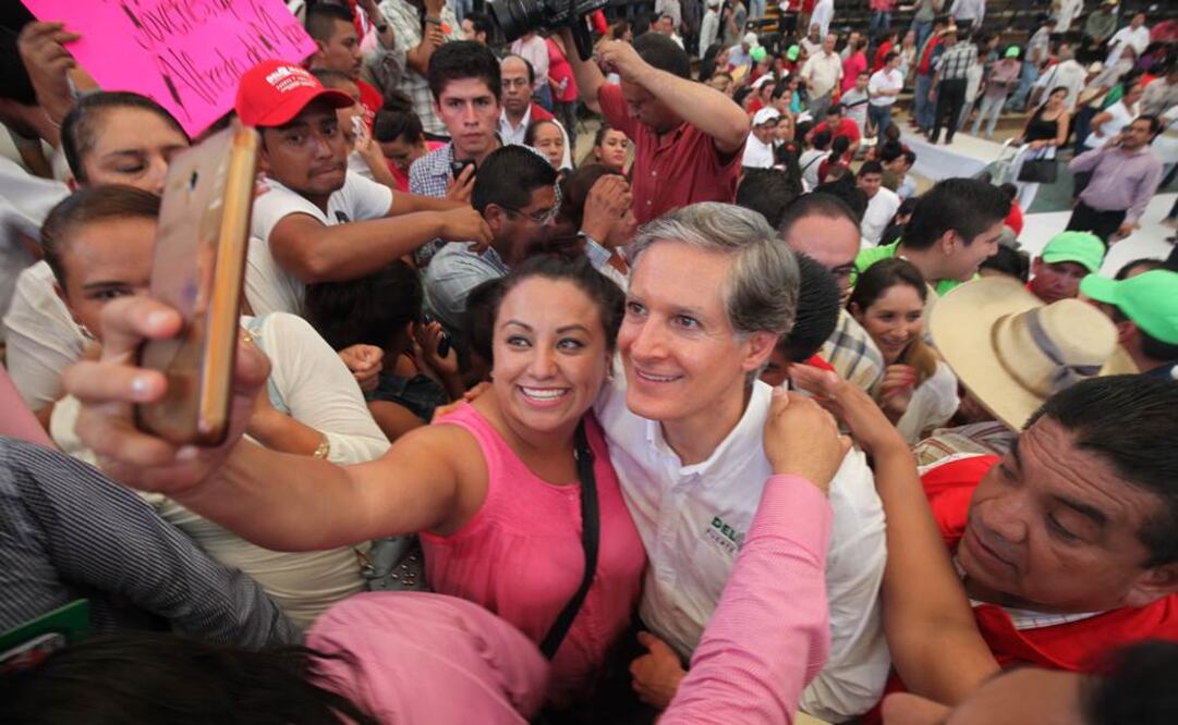 Alfredo del Mazo, candidato del PRI a la gubernatura del Estado de México, en recorrido por el municipio de Tejupilco. Foto: Jorge Alvarado