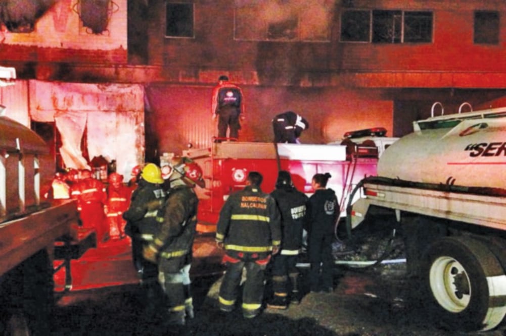 El incendio inició a las 22:10 horas del pasado miércoles 10 de febrero, en la nave cuatro (ESPECIAL)